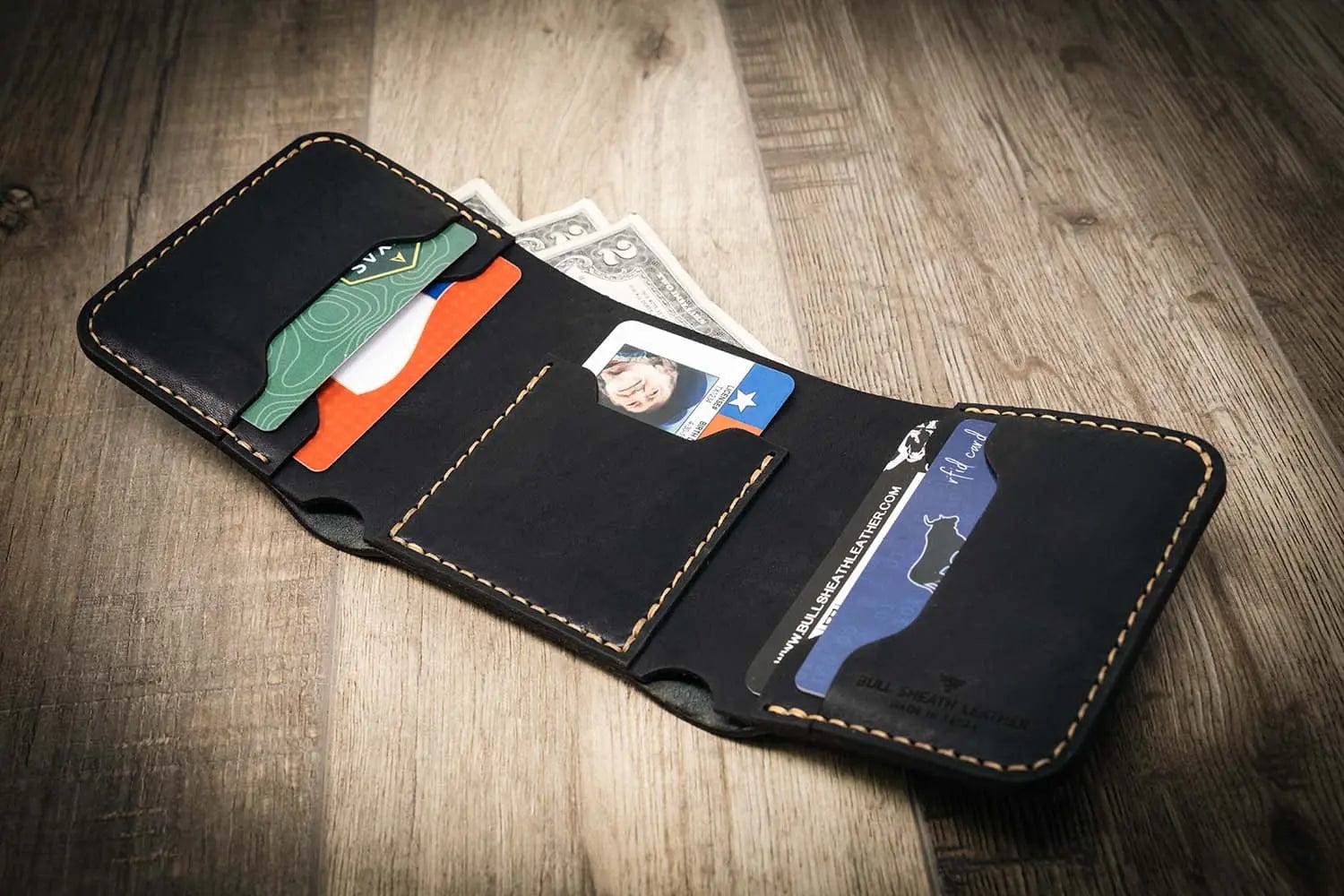 Bull Sheath Leather Leather Wallet Black The Trinity Trifold Wallet